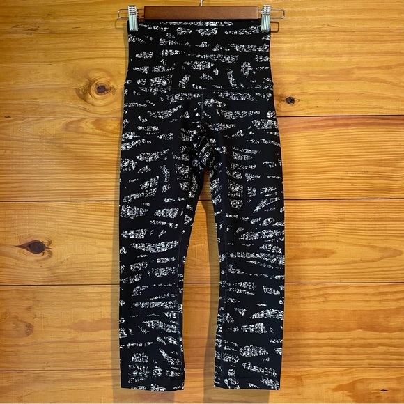 Lululemon Wunder Under Crop High Rise Leggings in Graf Black White 4 W6ABHS - Picture 2 of 9
